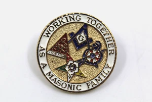Masonic Free Mason Working Together As A Masonic Family Collectible Pin Button - Imagen 1 de 13
