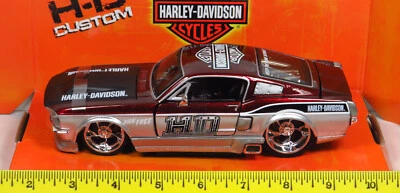 Ford 67 Mustang GT 1967 Harley Davidson Red & Silver Street HD Maisto 1:24 Foto 1 de 4