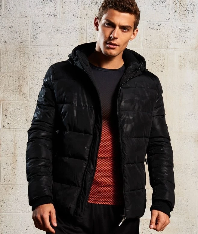 Abrigo Chaqueta Acolchada Deportiva SUPERDRY Para Hombre Pequeño Negro Camuflaje Con Capucha Foto 1 de 4