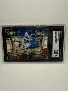 Panini Select 2023 - nivel de campo Peyton Manning #341 tricolor Prizm/75 SGC 10 - Imagen 1 de 2