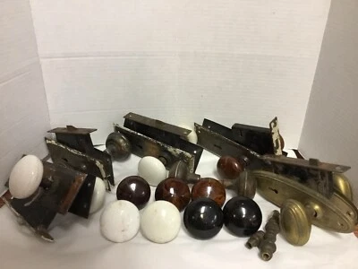 "LOT" OF 15 VINTAGE ANTIQUE PORCELAIN & BRASS DOOR KNOBS - Image 1 of 4