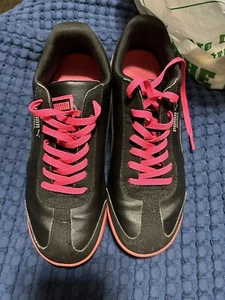 Black And Pink Women’s Pumas Size 6 1/2 - Picture 1 of 7