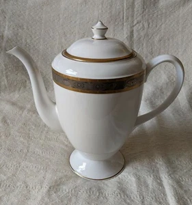 Royal Worcester Contrast Coffee Pot Made in England. Excellent Used Condition - Picture 1 of 10