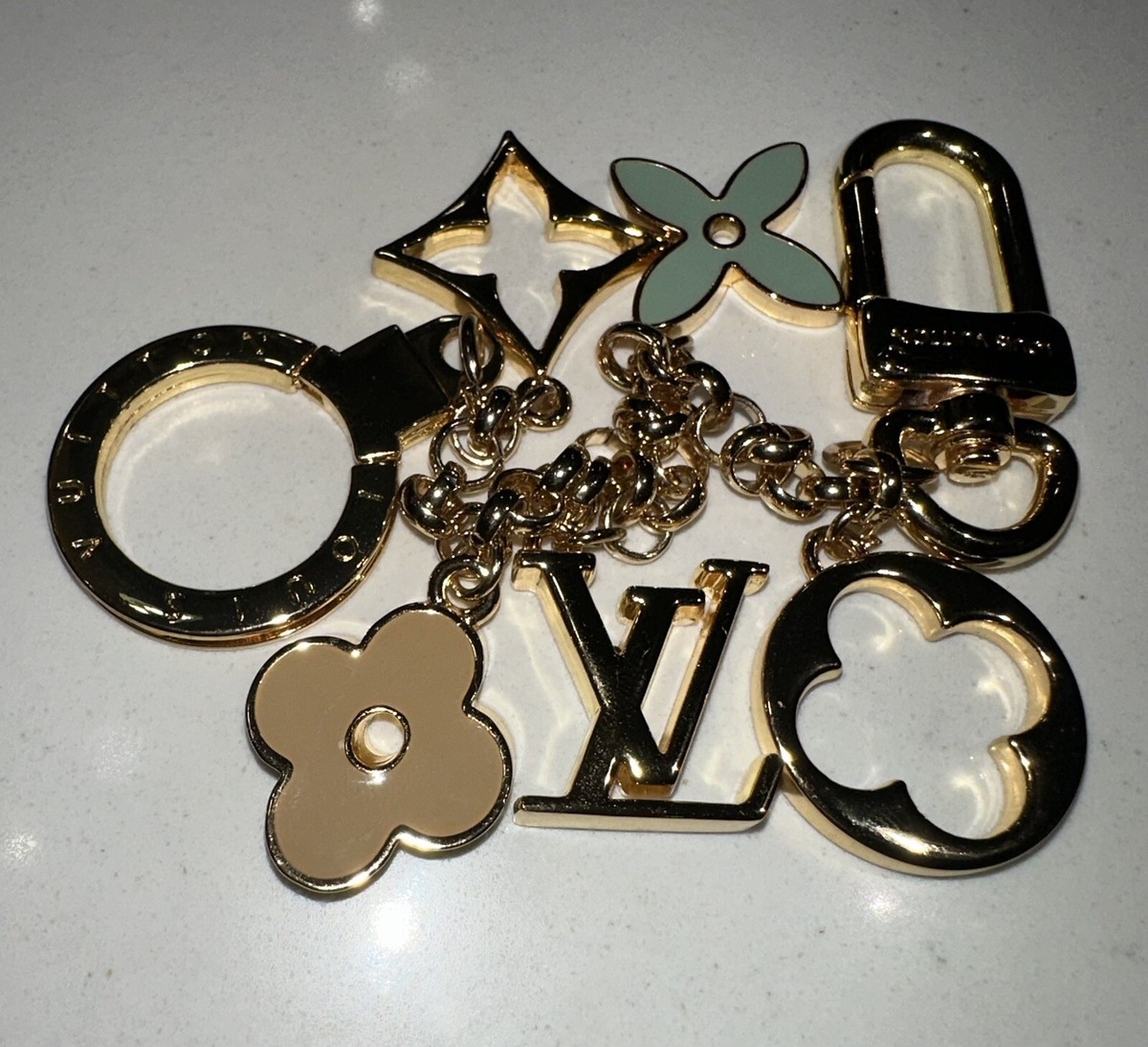 エレガント♡上品【LOUIS VUITTON】Tarjetero LV Charms LV Charms Card Holder Monogram Empreinte Leather - Wallets