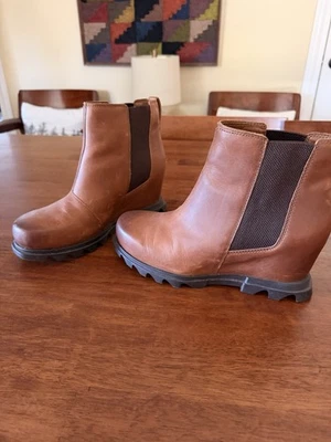 Botas Sorel Joan wedge III marrom avelã tamanho 9 - Imagem 1 de 4