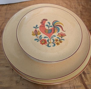 Vtg Taylor, Smith & Taylor Reveille Red Trim Rooster 6 Small Plates & 3 Large - Picture 1 of 18