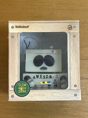 Kidrobot South Park AWESOM-O 3" Figure, Glow In The Dark (GITD) Brand New - Image 1 of 4