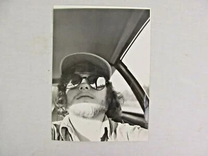 Schwarz & Weiß Foto Mann Bart Hut Sonnenbrille Selfie Fahren Schwarzweiß 5 x 7 - Bild 1 von 3