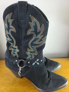 La botte western Dingo Victoria est un ajout élégant à toute garde-robe. - Photo 1/8