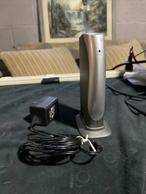 RCA.    CRF900 Auto Switching RF Modulator With Audio & Video. With Power Cord - Image 1 of 3