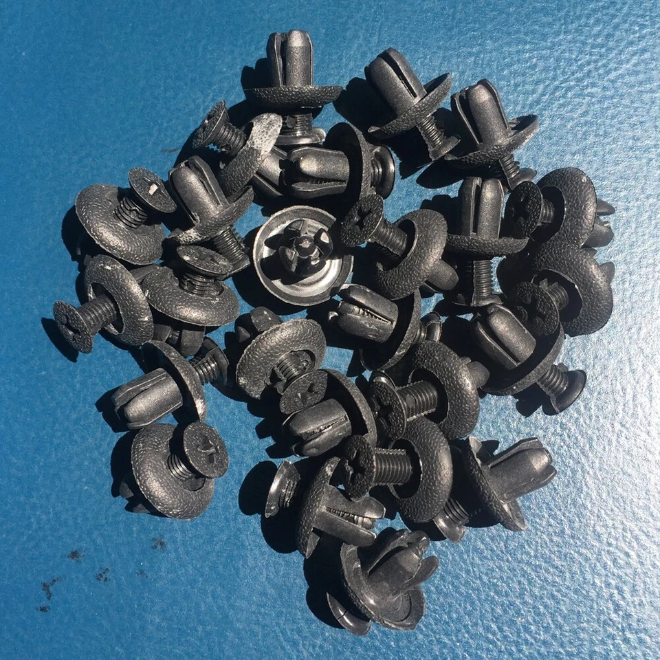 30 clips de remaches de tornillo de retención tipo empuje de nailon con clip de parachoques para Mitsubishi Tredia Foto 1 de 4
