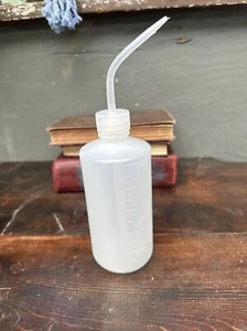 Plant Watering Squeeze Bottle - 500 ML - Precision Watering - Picture 1 of 5