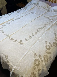 Vtg Hand Embroidered Coverlet Flowers 81” X 66” Bedspread Or Tablecloth Linen - Picture 1 of 11