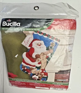 Bucilla Kit Calza Natalizia Feltro 16" Lista Babbo Natale e Borsa Giocattolo #86481-D Nuovo con scatola 2014 - Foto 1 di 13
