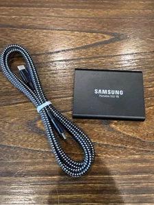 Samsung T5 1 TB USB 3.1 Gen 2 External Portable SSD Hard Drive (MU-PA1T0B) - Picture 1 of 1