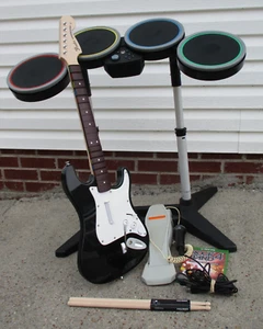 Xbox One Rock Band 4 BAND-IN-A-BOX w/ Game Drums and Guitar - Picture 1 of 8