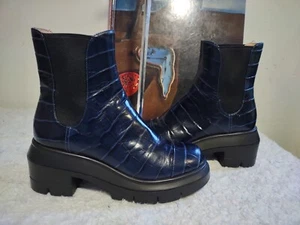 NWOB Stuart Weitzman Royal Blue Croc Leather Chunky Boots Sz 35.5, 5C - Picture 1 of 7
