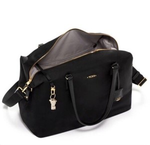 NEW TUMI Wynne Weekender Black Travel Bag Duffle Bag 11x 17x8.75" $395.00