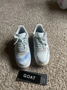 Size 9.5 - Nike Air Force 1 Low LV8 x Devin Booker Moss Point 2019 - CJ9716-001 - Picture 1 of 11