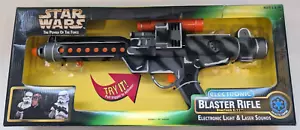 STAR WARS THE POWER OF THE FORCE ELECTRONIC BLASTER RIFLE LIGHT AND LASER SOUNDS - Picture 1 of 9