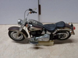 FRANKLIN MINT HARLEY DAVIDSON 1998 FAT BOY MOTORCYCLE 1/10 SCALE - Picture 1 of 5