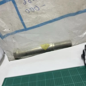 90128-286-000 Genuine Honda Brake Pivot Bolt CB CL 350 250 NOS - Bild 1 von 6