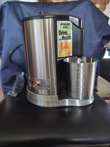 Waring Professional Juice Extractor Modelwe100sA - Picture 1 of 12