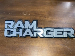 1981 1982 1983 1984 - 1993 Dodge Ramcharger Fender Emblem **WEAR** BROKEN TAB - Picture 1 of 12