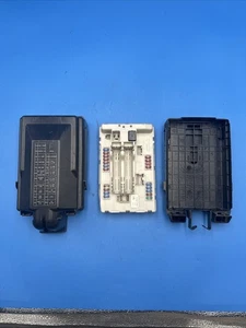 2011- 2015 Infiniti G37 Nissan 370Z Fuse Box IPDM Power Module 284B71BN3A - Picture 1 of 5