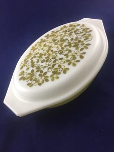 Pyrex divided casserole dish with lid olives verge green  - Picture 1 of 5