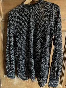 Lovely River Island Black and White Lace Detail Top size 12, new with tags - Picture 1 of 10