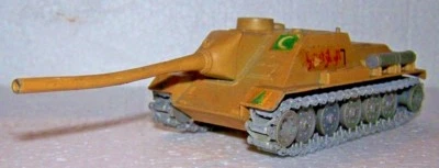 Carro armato russo SOLIDO: SU 100 REF 208 03/1964 versione deserto: ottimo (V48) - Immagine 1 di 4