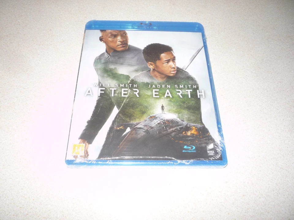AFTER EARTH : BLU-RAY - BRAND NEW AND SEALED - Image 1 of 1