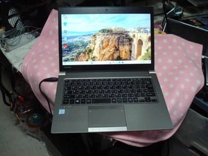 Windows 11 Intel 6th generation i7-6500U, 8GB memoryTOSHIBA 13.3-inch - Picture 1 of 10