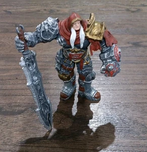 THQ Darksiders War Horseman of the Apocalypse Actionfigur lose - Bild 1 von 9