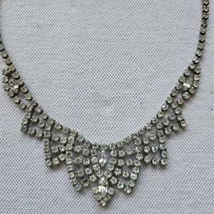 Vintage Beautiful Princess 1950s Clear Rhinestone Necklace Missing One Stone - Picture 1 of 10