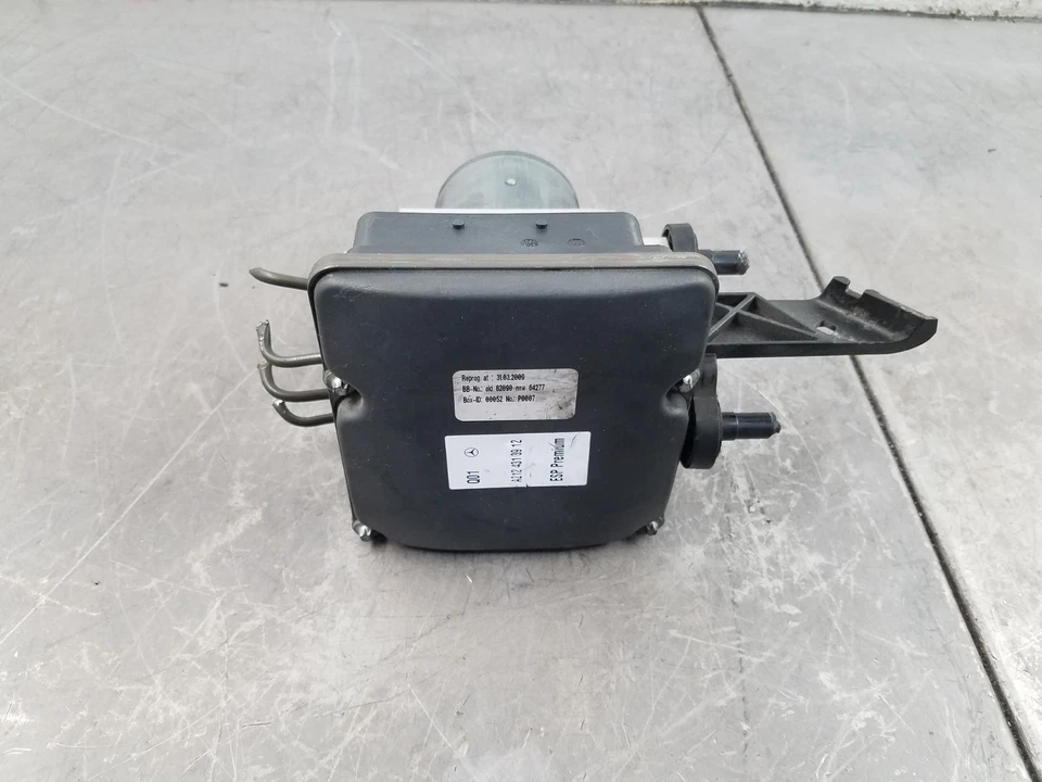 2010 Mercedes Benz AMG E 63 ABS Brake Pump Module #1562 VV1 - Image 1 of 4
