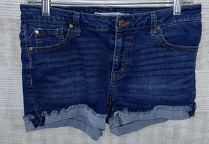 Celebrity Pink Women's Cuffed Classic Denim Shorts 7/28 Inseam 2.5 - Picture 1 of 4