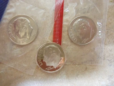 2004 P D S-3 Dimes-2 cello wrap 1 from proof set -cameo like - FREE SHIPPING b4 - Image 1 of 4