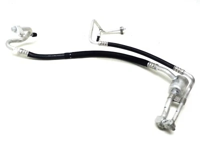 84478461 Manguera condensador compresor aire acondicionado Chevrolet Silverado GMC Sierra Foto 1 de 4