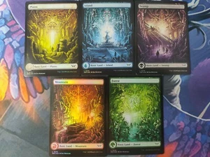 FOIL Full Art Land Set de 5 - Juego completo | Hasta 10% de descuento | Duskmourn | Casi nuevo Magic The Gathering - Imagen 1 de 1