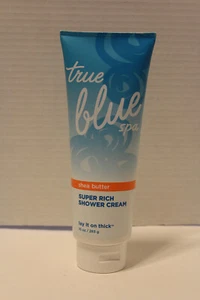Crema de ducha True Blue Spa Lay It On gruesa de manteca de karité súper rica 10 oz - Imagen 1 de 9