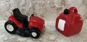 NEU Cracker Barrel Rot Aufsitzrasenmäher & Benzinkanister Mini Salz & Pfefferstreuer - Bild 1 von 8