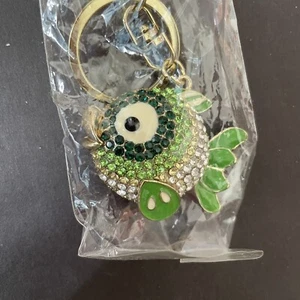 Schmuck Fisch Schlüsselanhänger Gold Schlüsselring Grün Weiß Emaille Neu mit Etikett - Bild 1 von 7