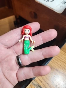 LEGO Ariel Little Mermaid - Pink Top, Minifigure (dp057) from set 10765 - Picture 1 of 5