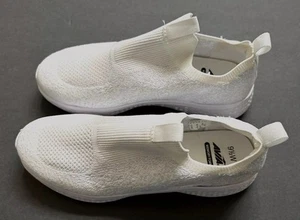 AVIA Women's White Slip On Walking Shoes Brand New Size 9 1/2 Wide - Picture 1 of 11