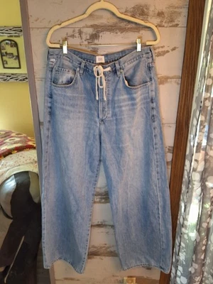 CIUDADANOS DE LA HUMANIDAD BRYN PANTALÓN VAQUERO CON CORDÓN ATLÁNTIDA TALLA 32 VENTA AL POR MENOR $298 Foto 1 de 4