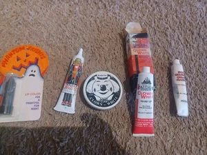 Vintage DRACULAS Blood & Clown WHITE 1980S Halloween Makeup - Picture 1 of 4