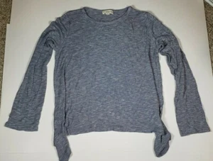 Tucker + Tate Size: MEDIUM 8/10 Drapey Sharkbite Hem Tee Color: Gray - Picture 1 of 11