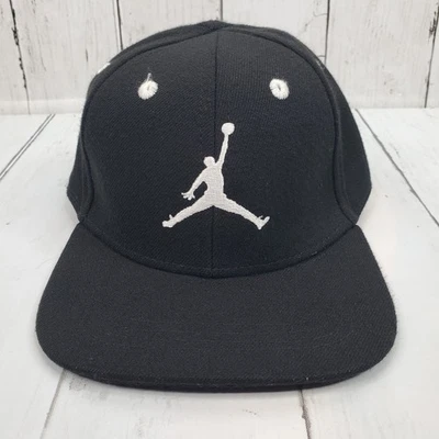 Air Jordan Jumpman 婴儿黑色白色可调节帽子夏季运动帽  — 第 1/4 张图片
